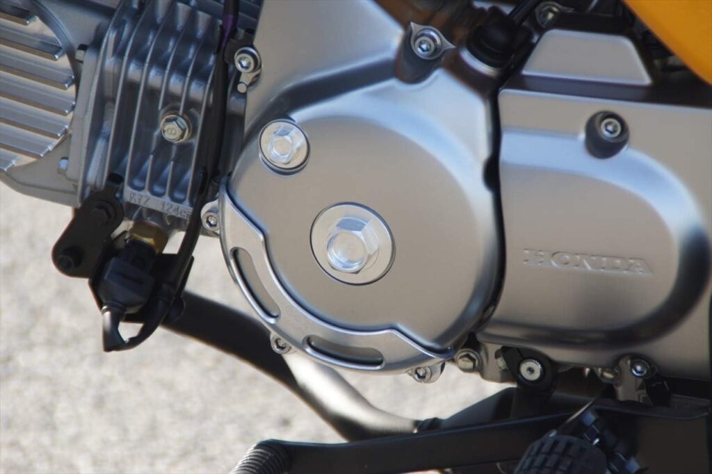 モンキー125Gクラフトのアルミ削り出しジェネレーターガード：純正志向やドレスアップ向けブランド