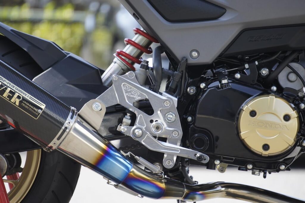 オーヴァーレーシング(OVERRACING) バックステップ 4POS シルバー GROM