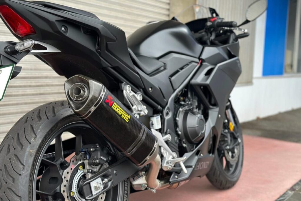 アクラポビッチ スリップオンライン カーボン JMCA CBR400R 24-26NX400